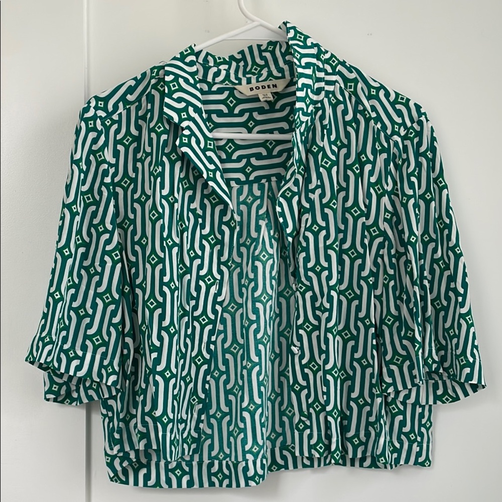 Boden Green Boxy Button Down Shirt with Notched Collar